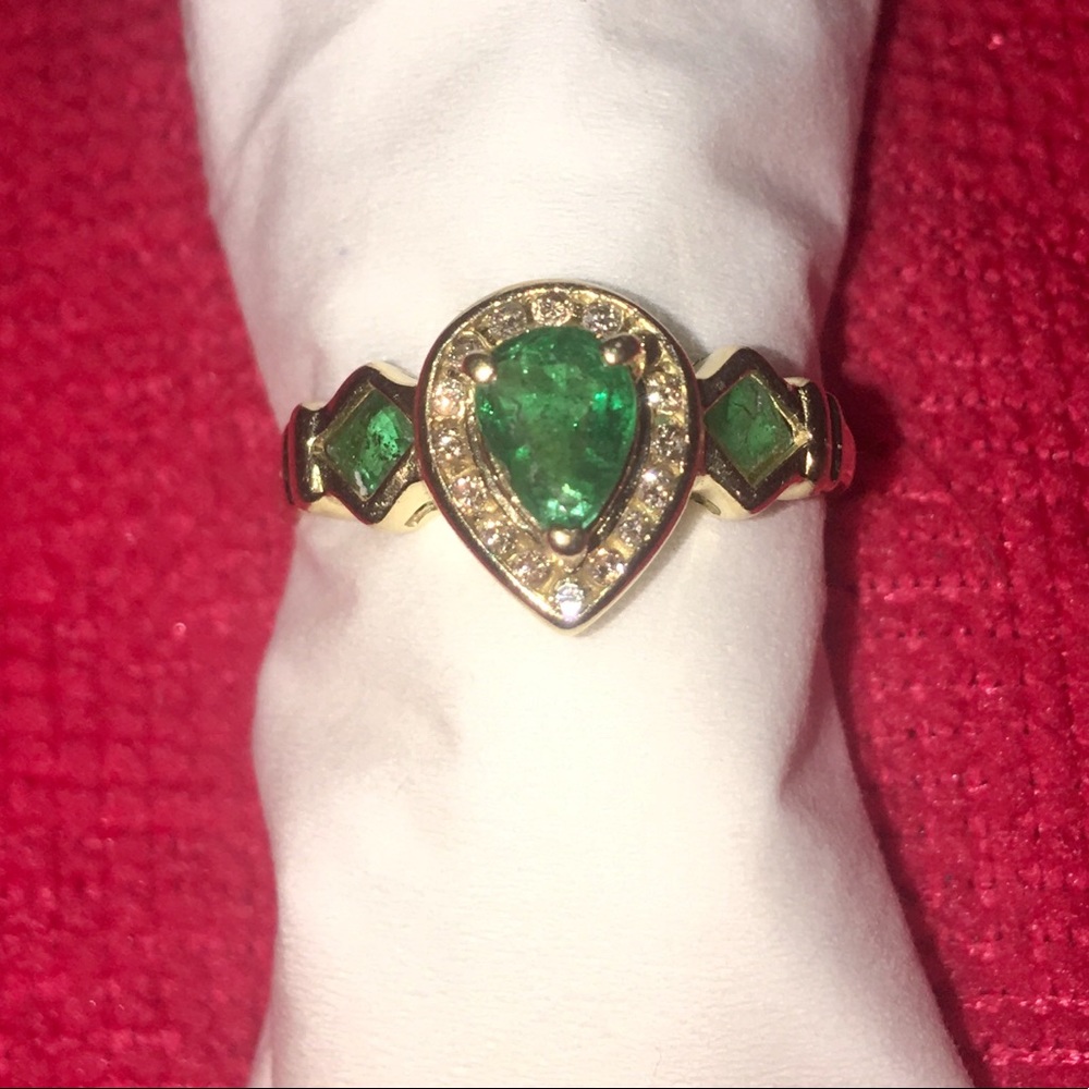Genuine emerald ring
